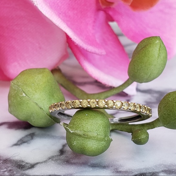 14k solid white gold yellow sapphires band - Picture 2 of 8